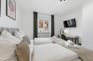 3 bedrooms, desk, iron/ironing board, free WiFi - LudwigsCozyEscape - Bright design apartment at the baroque palace (Ludwigsburg)
