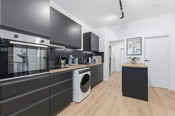 Private kitchen - LudwigsCozyEscape - Spacious design loft at the Blooming Baroque (Ludwigsburg)