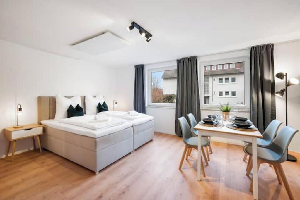 2 Schlafzimmer, Schreibtisch, Bügeleisen/Bügelbrett, kostenloses WLAN