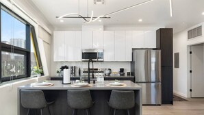 Coffee/tea maker, fridge, stovetop, cookware/dishes/utensils - Spacious 2BR Suite w/ Fast Fiber Near Downtown PHX (Phoenix)
