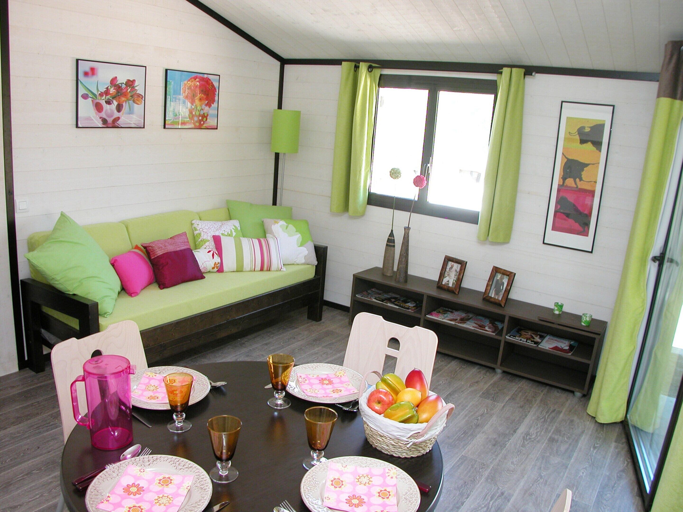 Cottage | Dining