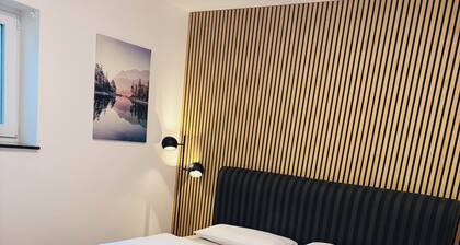Guest room near Frankfurt Messe with private bathroom