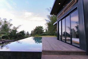 Piscina a l'aire lliure 