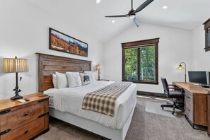 4 habitaciones, escritorio, tabla de planchar con plancha y wifi 
