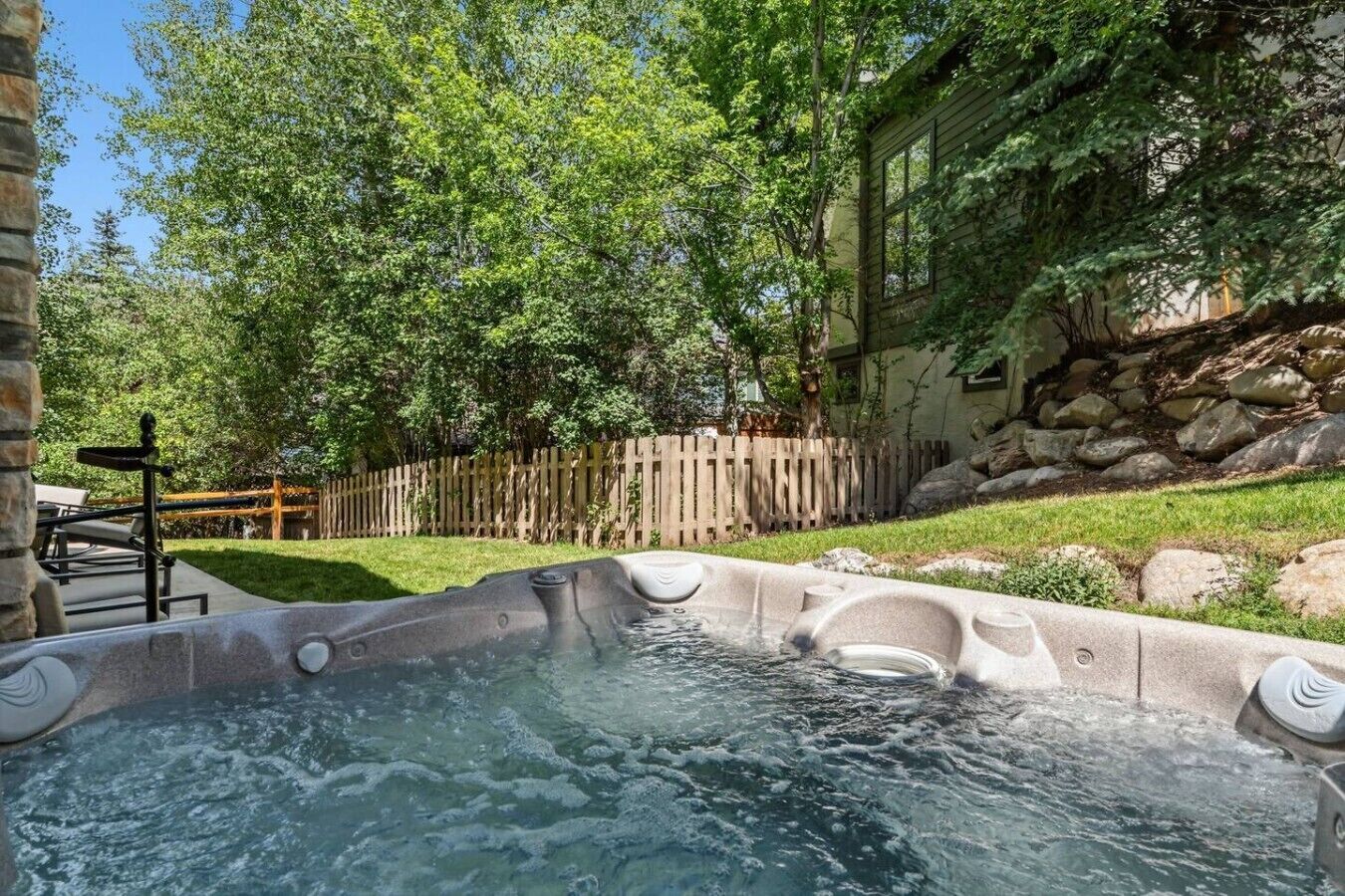 Bain à remous extérieur