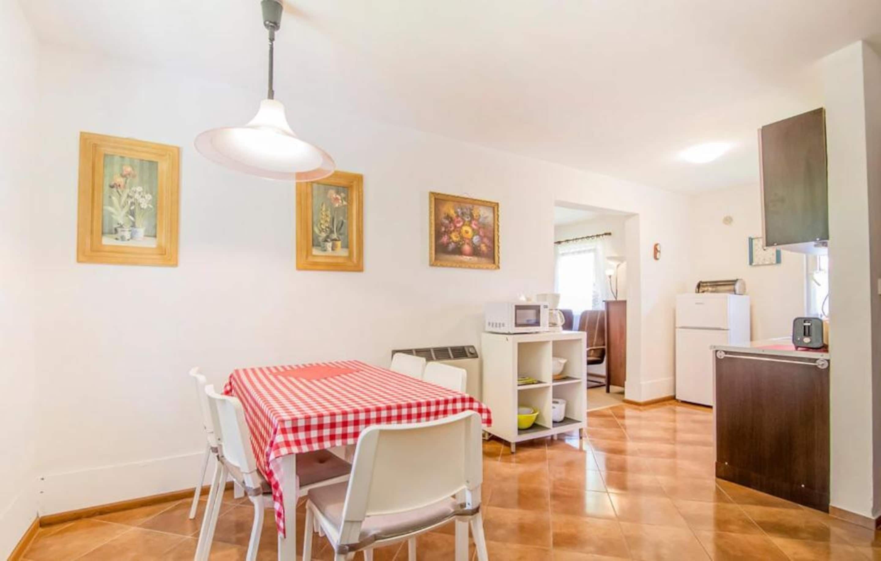 House | Dining