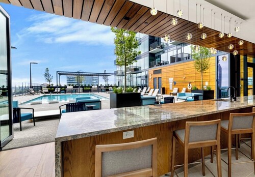 Luxury Raleigh Condo w/ Panoramic City Sunset Views