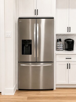 Interior - Upscale & Modern 3BD/3BA - NRG, Toyota Center, FIFA, Med Center & Downtown (Houston)