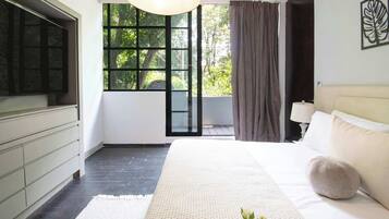 6 bedrooms, iron/ironing board, travel crib, WiFi