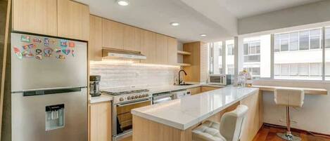 Fridge, microwave, oven, stovetop