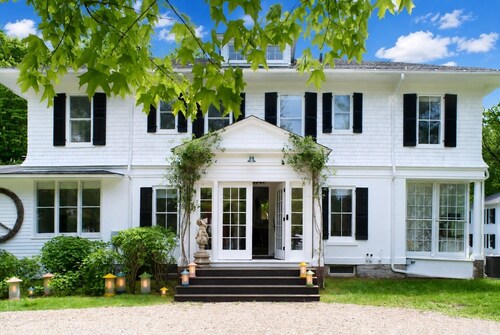 The Novogratz - Artsy, Heated Pool + Hot Tub!