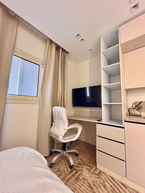Room - Cozy 6 October Studio, Fast WiFi, AC & Workspace (6 October)