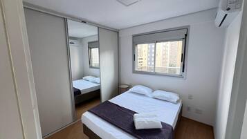 Apartamento | Quartos à prova de som, ferros/tábuas de passar roupa, Wi-Fi de cortesia