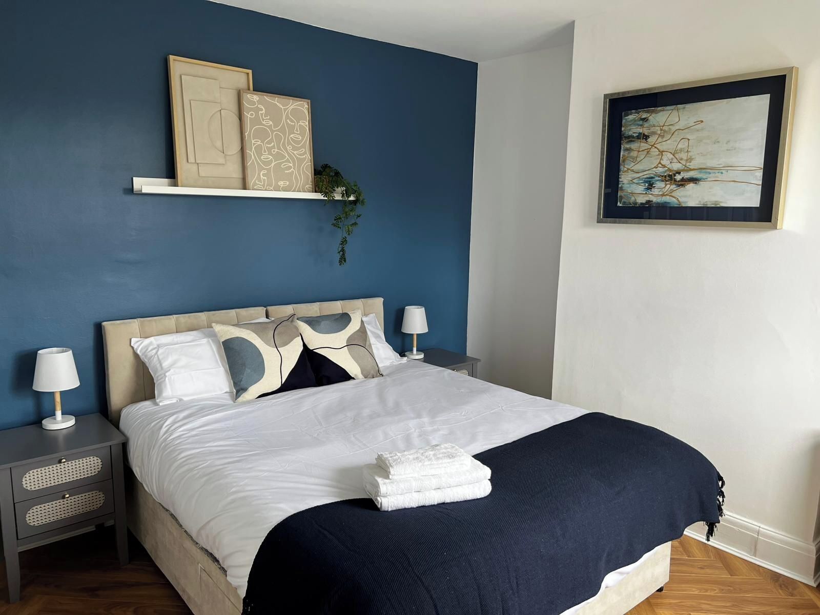 Iron/ironing board, free WiFi, bed sheets