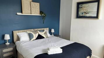 Iron/ironing board, free WiFi, bed sheets