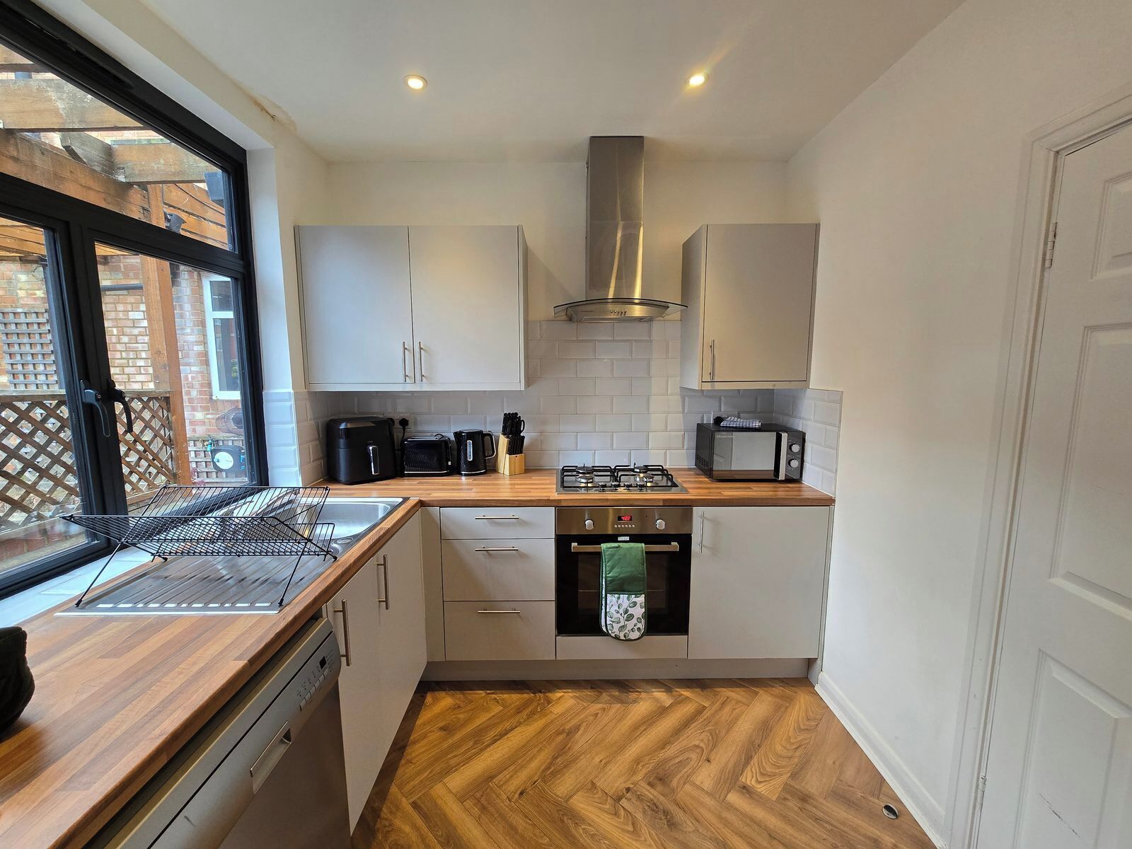 Fridge, microwave, oven, dishwasher