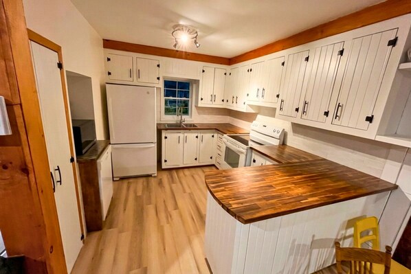 Private kitchen - Vrbo Property (Tarascon-sur-Ariège)