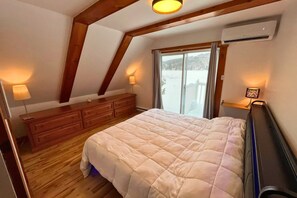 Room - Vrbo Property (Tarascon-sur-Ariège)