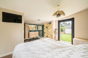 Iron/ironing board, WiFi, bed sheets - Vrbo Property (Mauguio)
