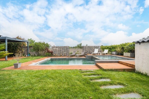 Pool - Vrbo Property (Mauguio)