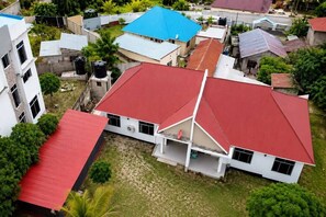 Exterior - 3 BEDROOMS SELF CONTAINED HOUSE IN KIMARA DAR ES SALAAM TANZANIA, ERGONOMIC BEDS (Temboni KIMARA B DAR ES SALAAM)