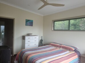 Room - Hilltop hinterland heaven. 
2 min drive to Canungra’s Main Str. (Canungra)