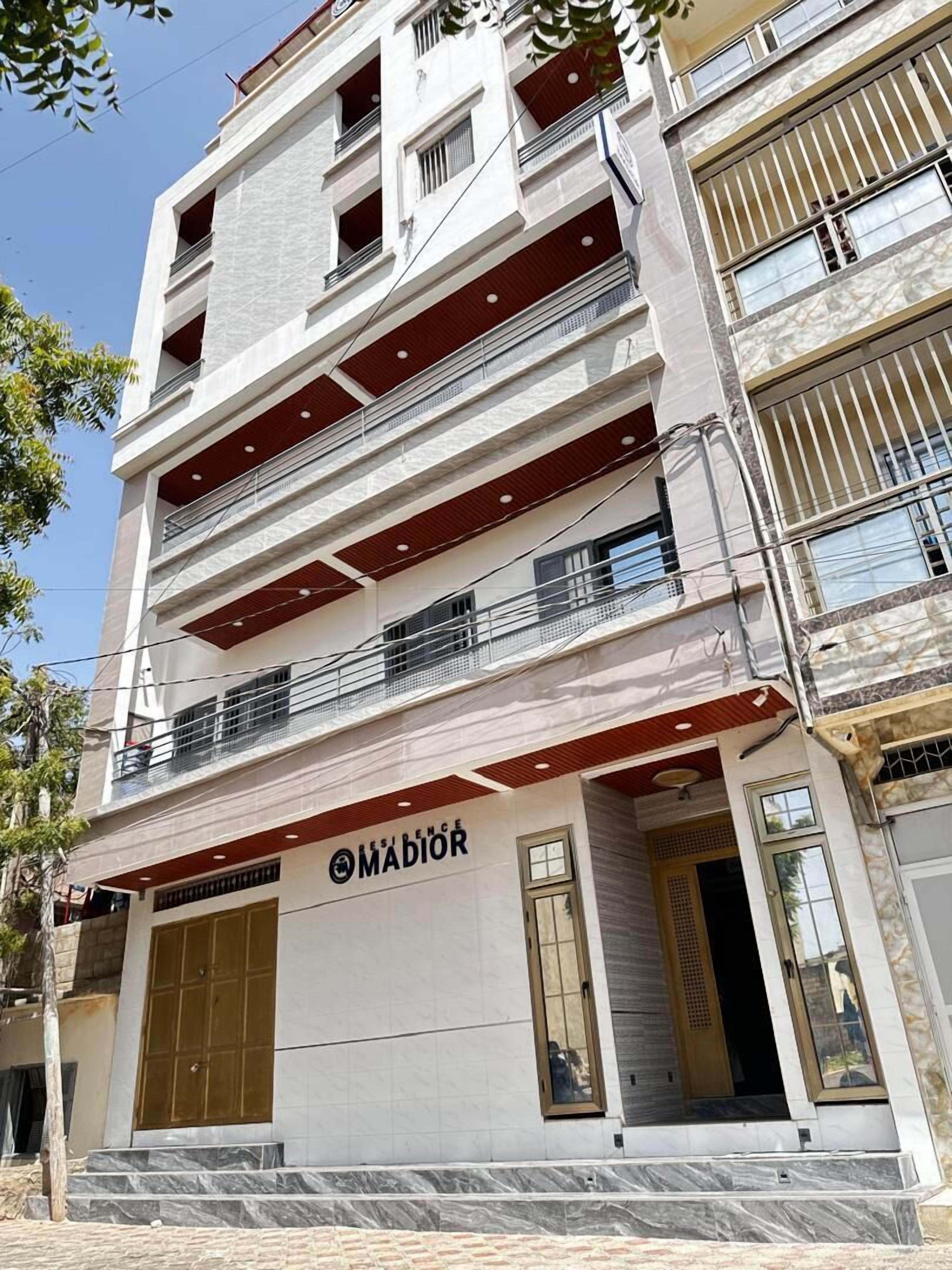 Luxury Single Room, City View | Bathroom | Free toiletries, towels, soap, shampoo
