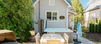 Luna Cottage | Hot Tub | 3BR Near Downtown & TART Trail | Grill