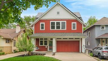 Studio (5 Bedrooms) | Property amenity
