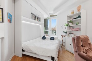 1 slaapkamer, een strijkplank/strijkijzer, gratis wifi, beddengoed