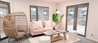 Slow Stay Seatoun · A Calm Coastal Escape