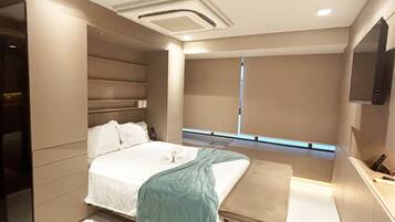 Traditional Apartment | Iron/ironing board, free WiFi