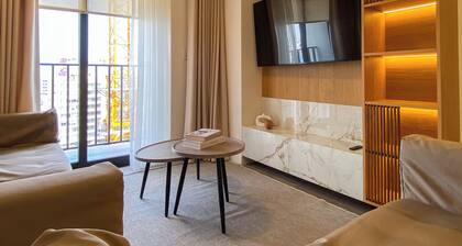 Upper Modern Stay by Wynwood House