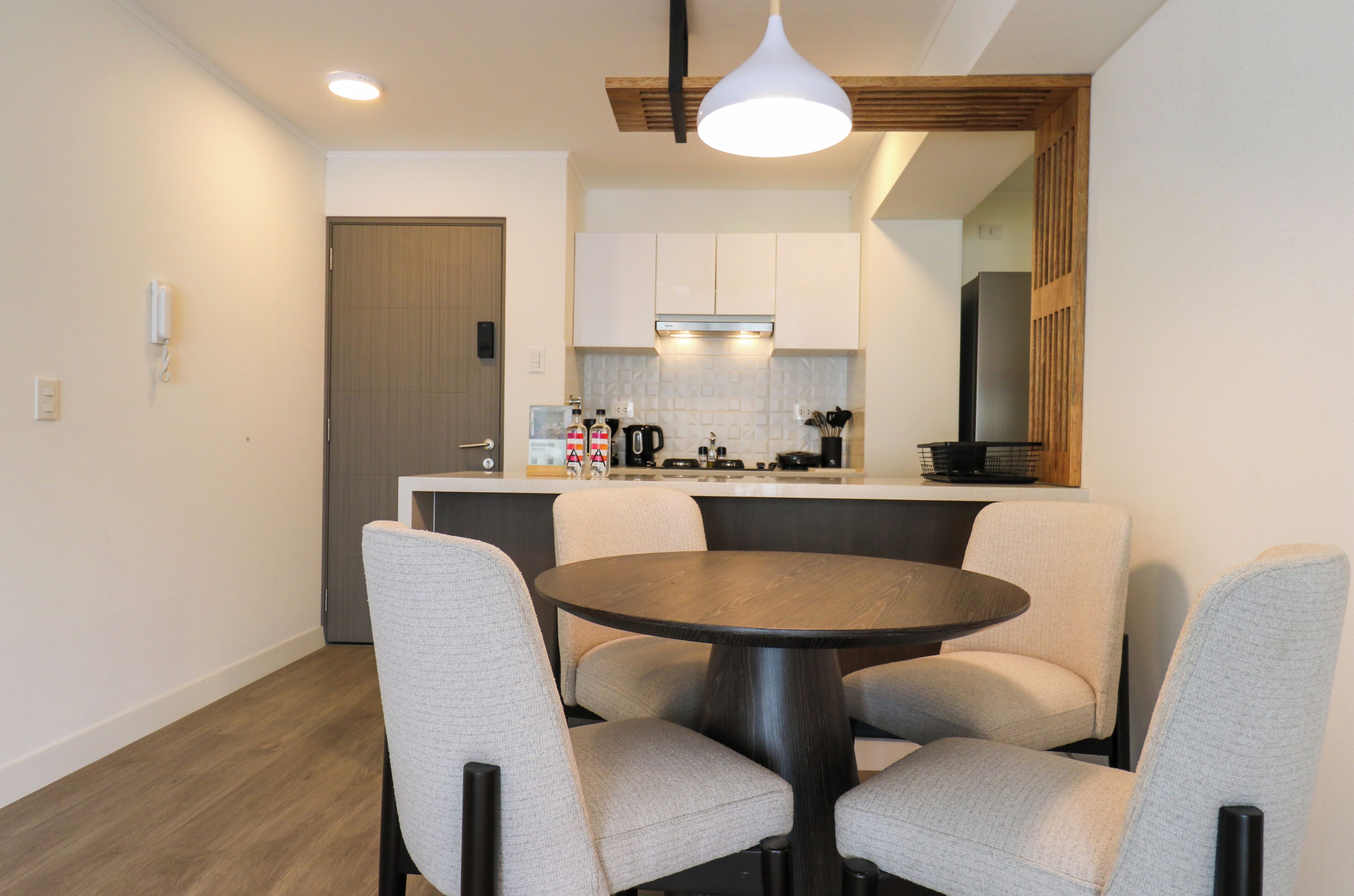 Apartamento Confort, 3 habitaciones, balcón | Comedor