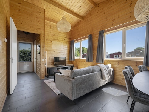 Country Holiday Home With Shared Pool