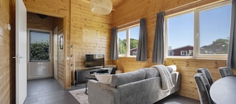 Country Holiday Home With Shared Pool