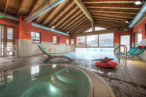Près des pistes et des sentiers alpins + piscine
