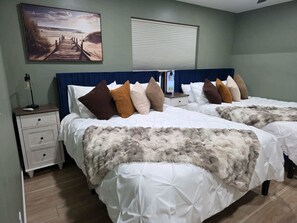 6 bedrooms, iron/ironing board, WiFi (free), bed sheets