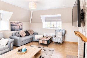 TV - Wheatsheaf Apartment, Abbeytown - close to historic sites and Solway Coast (Abbeytown)