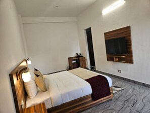 Kamar Double Superior, pemandangan kebun | Brankas, meja kerja, dan Wi-Fi gratis