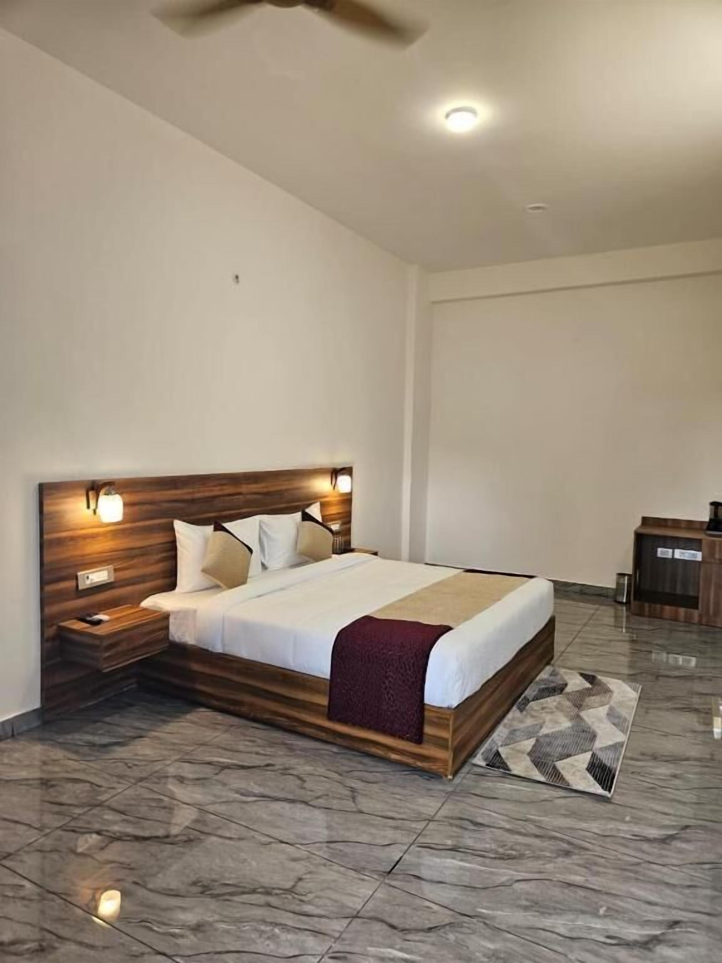Habitación doble superior, vistas al jardín | Caja fuerte, escritorio, wifi gratis