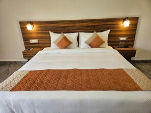 Kamar Double Superior, pemandangan kebun | Brankas, meja kerja, dan Wi-Fi gratis