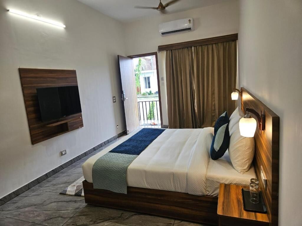 Deluxe Double Room, Garden View | Peti besi dalam bilik, meja, Wi-fi percuma 