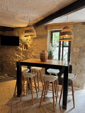 Dining - Vrbo Property (Villeneuve-lès-Avignon)