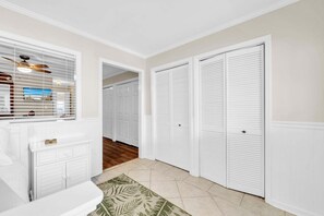 Interior - Durango 121 pet friendly, private dock (Destin)