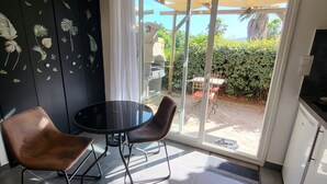 Unclassified image, 3 of 8, button - Studio 300 metres from the beach in Porto-Vecchio (Porto-Vecchio)