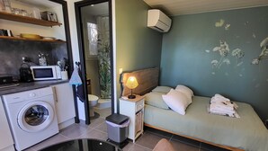 Unclassified image, 2 of 8, button - Studio 300 metres from the beach in Porto-Vecchio (Porto-Vecchio)