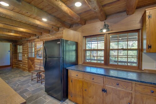 Rustic Log Cabin on 3 Acres w Fire Pit