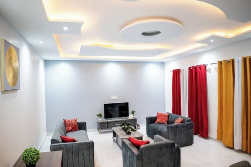 Appartement Chic Bastos - High Security, Air Conditioning, Wifi
