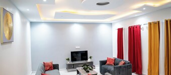Appartement Chic Bastos - High Security, Air Conditioning, Wifi